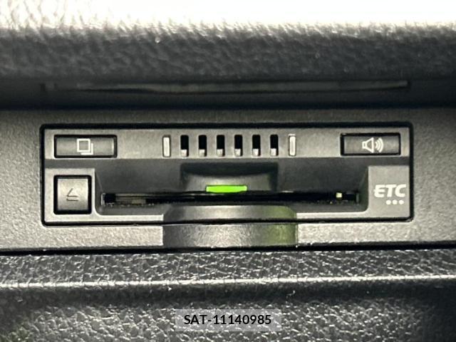 Toyota VOXY 2019-11 8330465-17