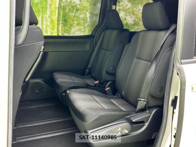 Toyota VOXY 2019-11 8330465-7