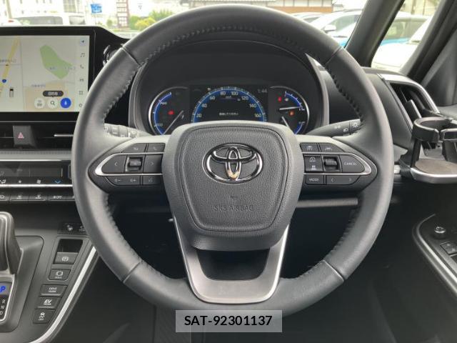 Toyota VOXY 2025-08 8330484-14