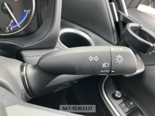 Toyota VOXY 2025-08 8330484-15