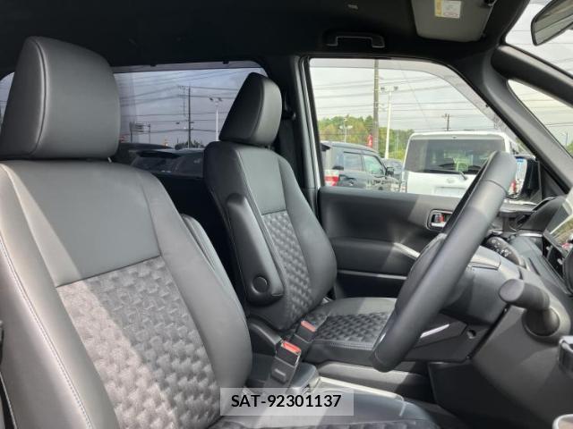 Toyota VOXY 2025-08 8330484-4