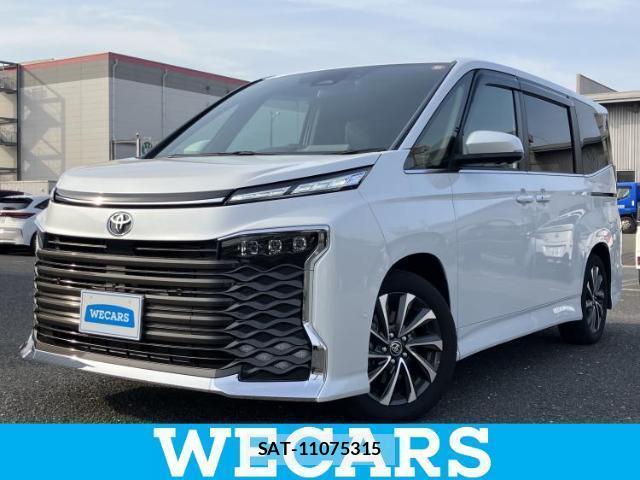 Toyota VOXY 2025-11 8330490-0