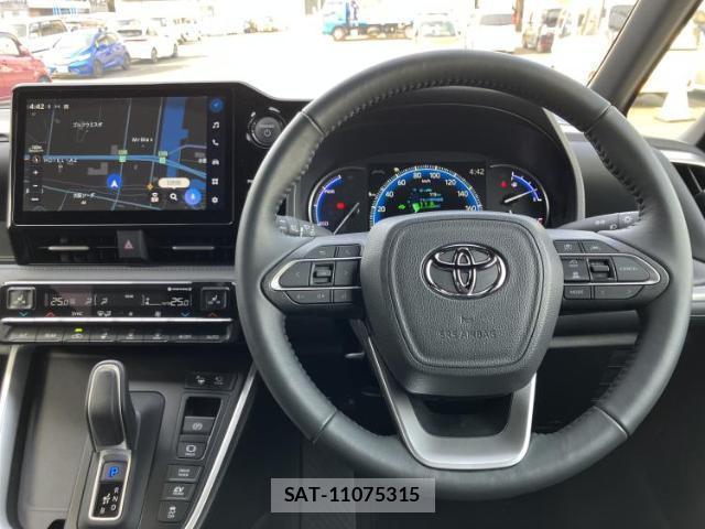 Toyota VOXY 2025-11 8330490-15
