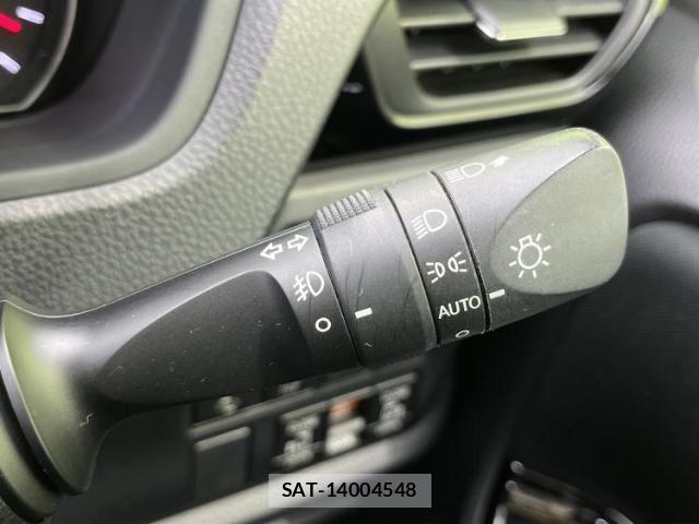 Toyota VOXY 2019-10 8330524-15