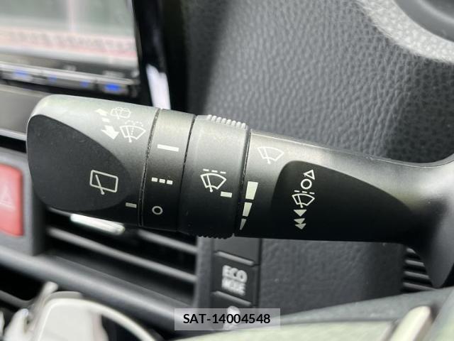 Toyota VOXY 2019-10 8330524-16