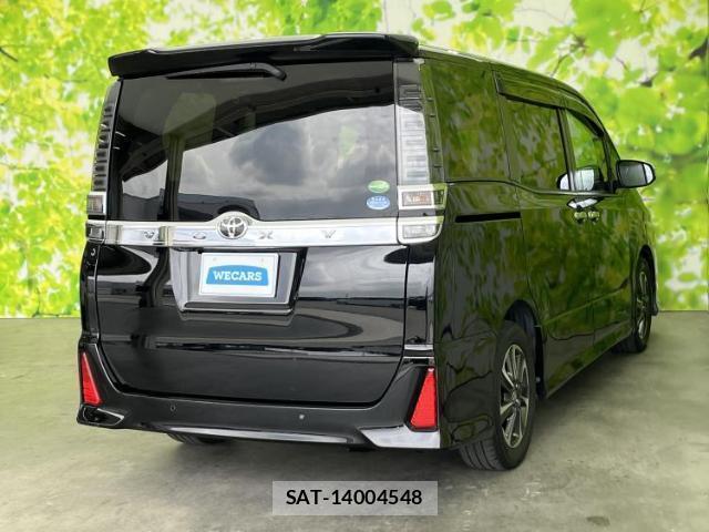 Toyota VOXY 2019-10 8330524-2