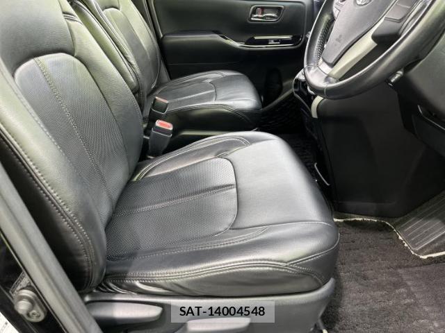 Toyota VOXY 2019-10 8330524-3