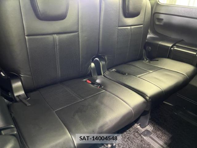 Toyota VOXY 2019-10 8330524-5