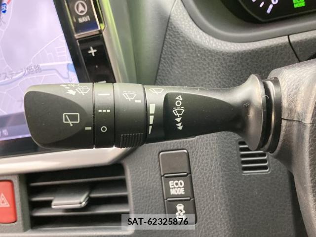 Toyota VOXY 2021-05 8330563-16