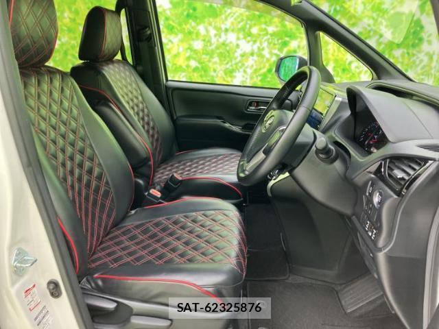 Toyota VOXY 2021-05 8330563-3
