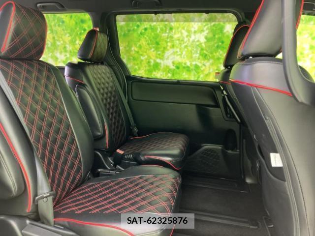 Toyota VOXY 2021-05 8330563-4