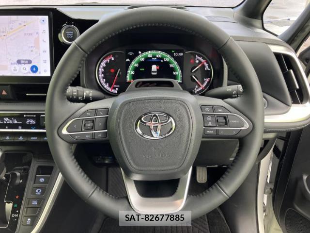 Toyota VOXY 2023-06 8330631-14