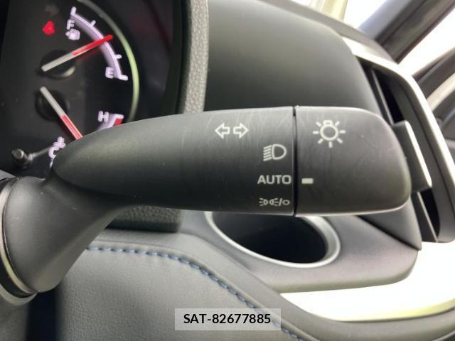 Toyota VOXY 2023-06 8330631-15