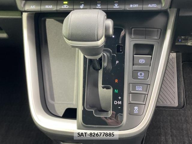 Toyota VOXY 2023-06 8330631-17