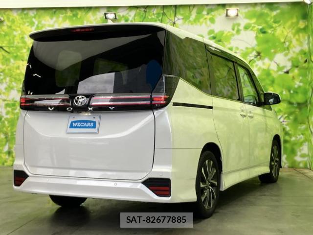 Toyota VOXY 2023-06 8330631-2