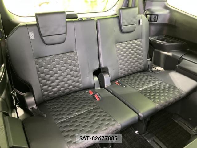 Toyota VOXY 2023-06 8330631-5