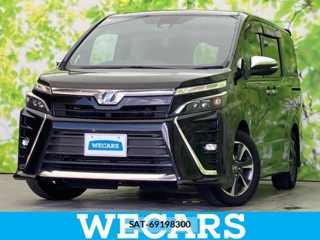 Toyota VOXY 2018-03 8330660-0