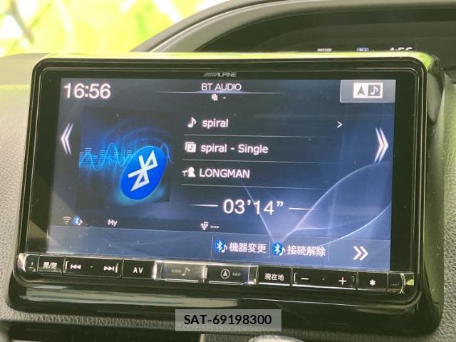 Toyota VOXY 2018-03 8330660-11