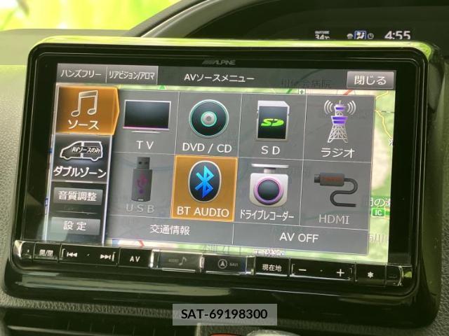 Toyota VOXY 2018-03 8330660-9