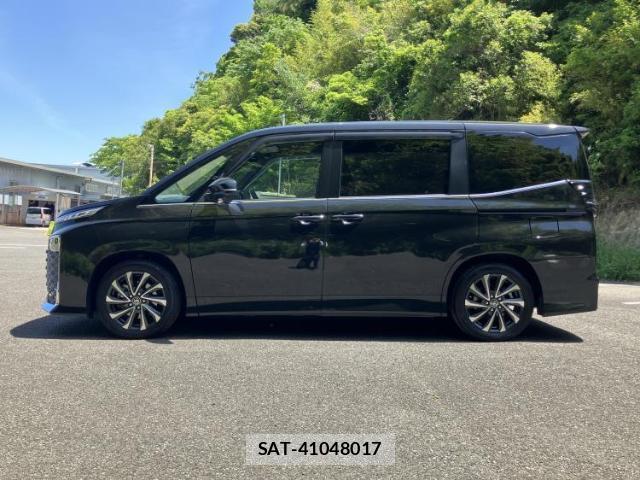 Toyota VOXY 2024-10 8330663-1