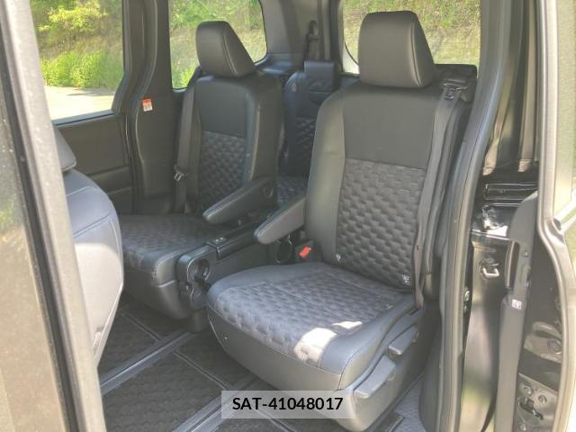 Toyota VOXY 2024-10 8330663-7