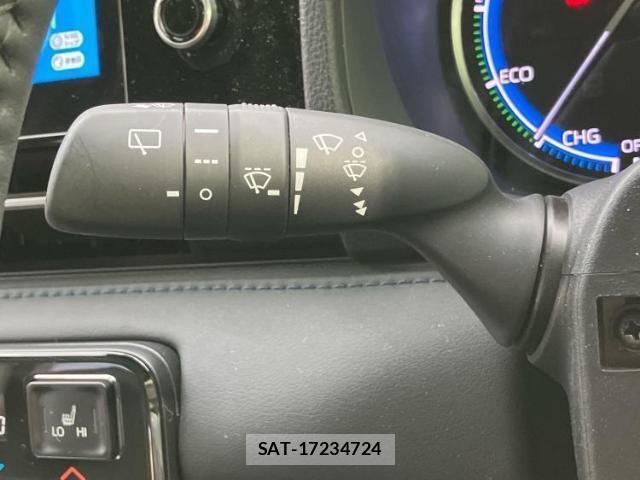 Toyota VOXY 2025-04 8330668-16