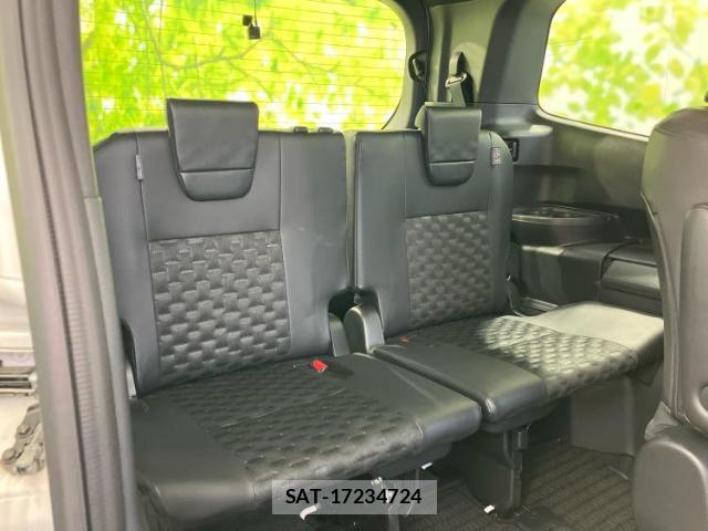 Toyota VOXY 2025-04 8330668-5