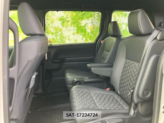 Toyota VOXY 2025-04 8330668-7