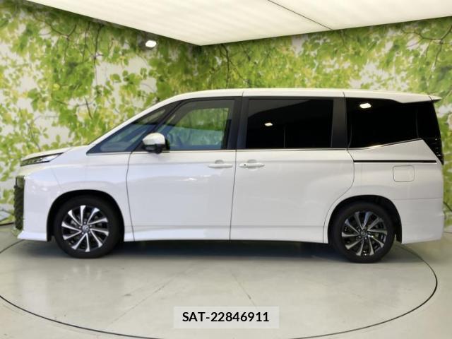 Toyota VOXY 2024-10 8330669-1