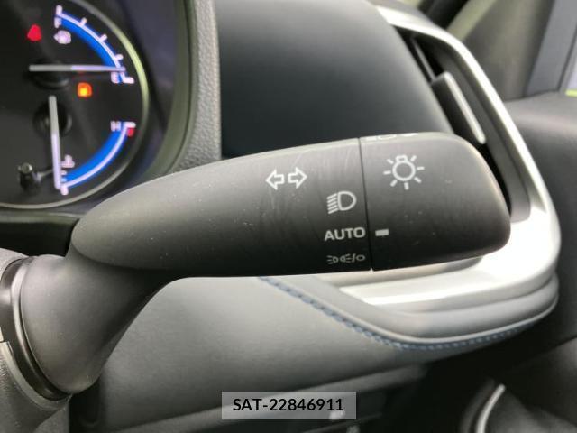 Toyota VOXY 2024-10 8330669-16