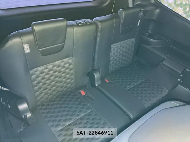 Toyota VOXY 2024-10 8330669-5