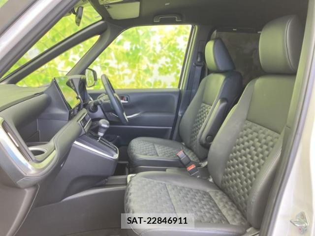 Toyota VOXY 2024-10 8330669-6