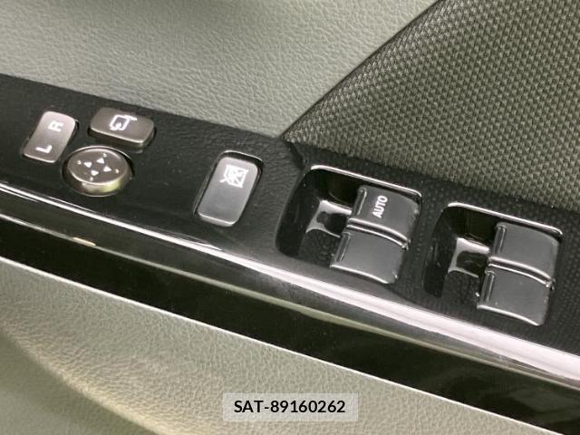 Suzuki WAGON R 2015-04 8329011-15