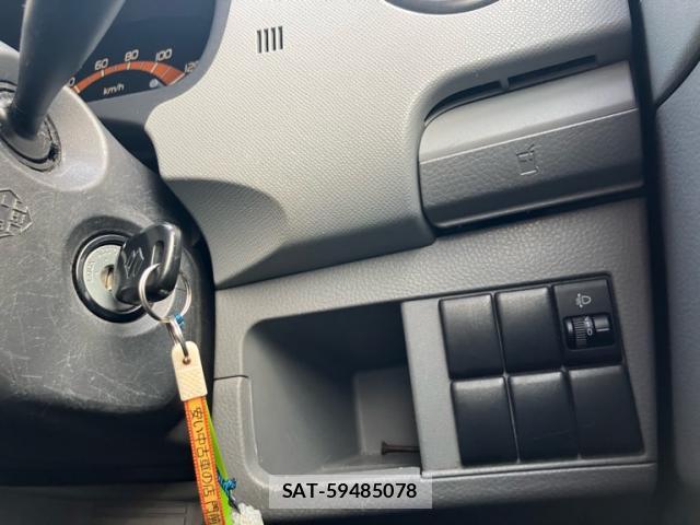 Suzuki WAGON R 2011-09 8328571-18