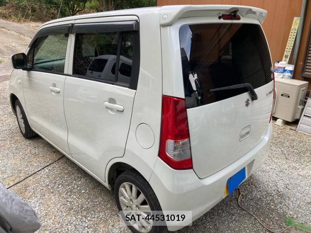 Suzuki WAGON R 2012-05 8329641-12