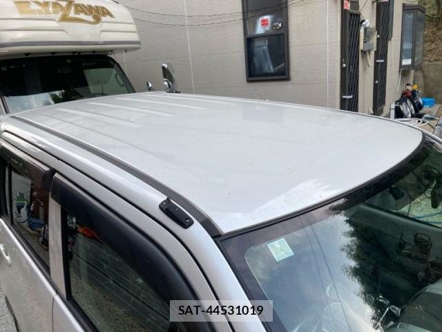 Suzuki WAGON R 2012-05 8329641-2
