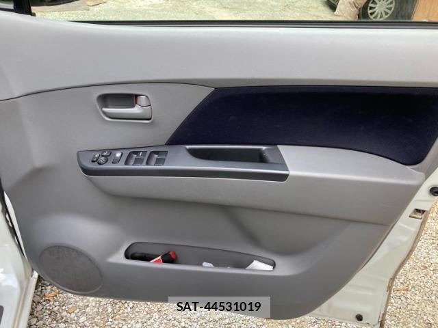 Suzuki WAGON R 2012-05 8329641-7