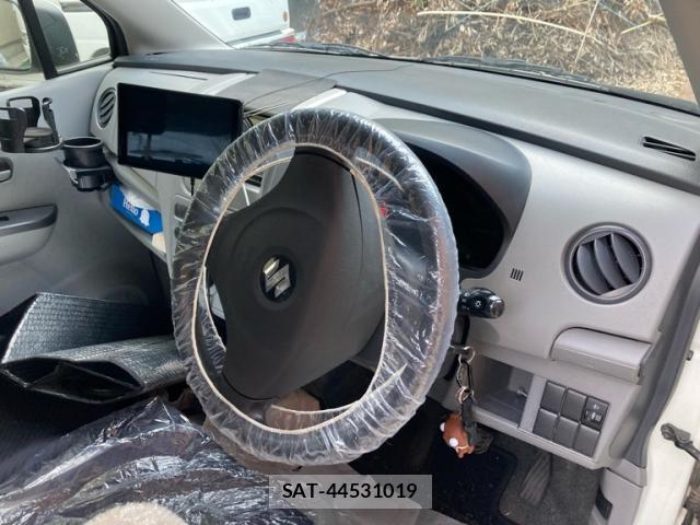 Suzuki WAGON R 2012-05 8329641-8