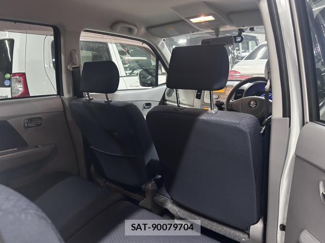 Suzuki WAGON R 2011-10 8330144-9