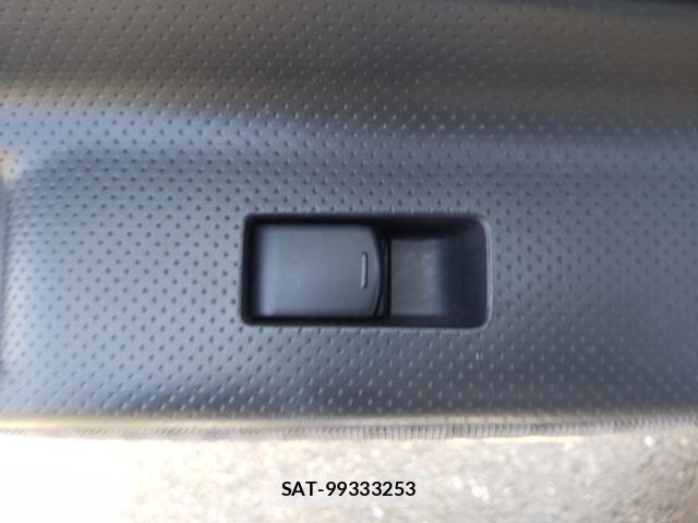 Nissan Wingroad 2015-07 8328190-12