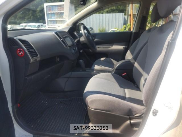 Nissan Wingroad 2015-07 8328190-15