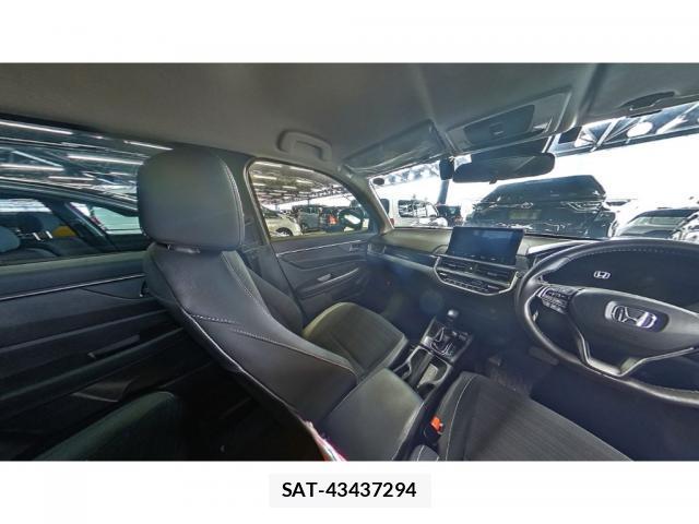 Honda WR-V 2025-03 8330116-6