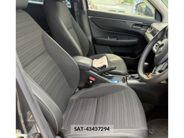 Honda WR-V 2025-03 8330116-8