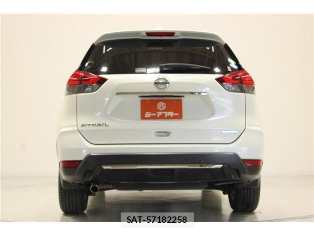 Nissan X-TRAIL 2018-03 8327934-11