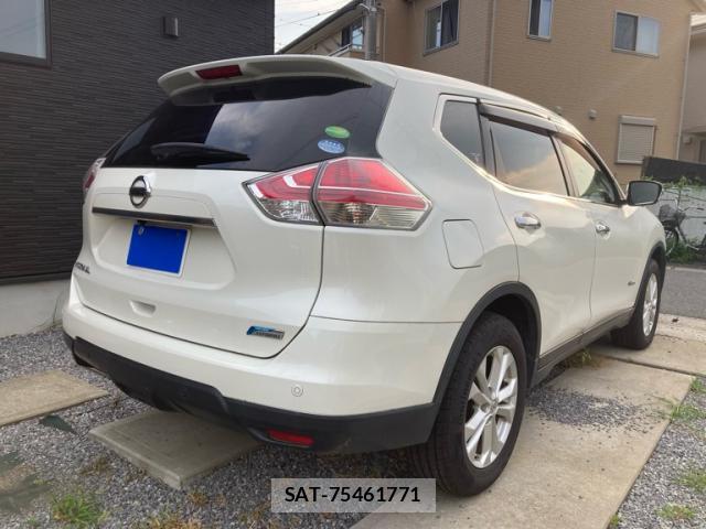 Nissan X-TRAIL 2016-06 8328885-2
