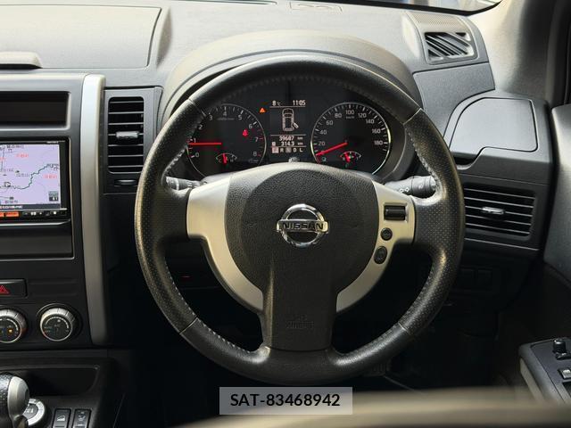 Nissan X-TRAIL 2013-10 8329980-17