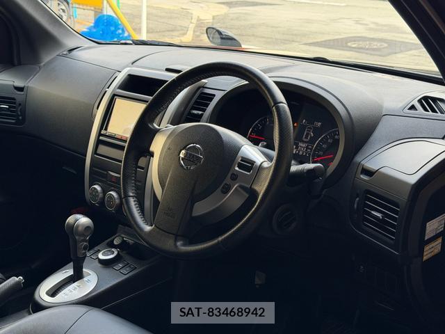Nissan X-TRAIL 2013-10 8329980-6