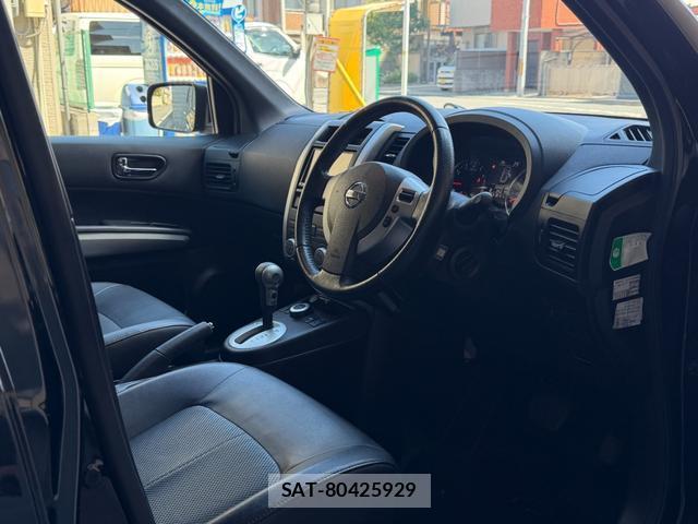 Nissan X-TRAIL 2013-02 8329981-6