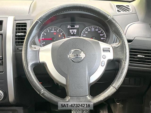 Nissan X-TRAIL 2013-08 8330355-10