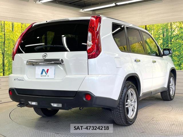 Nissan X-TRAIL 2013-08 8330355-16